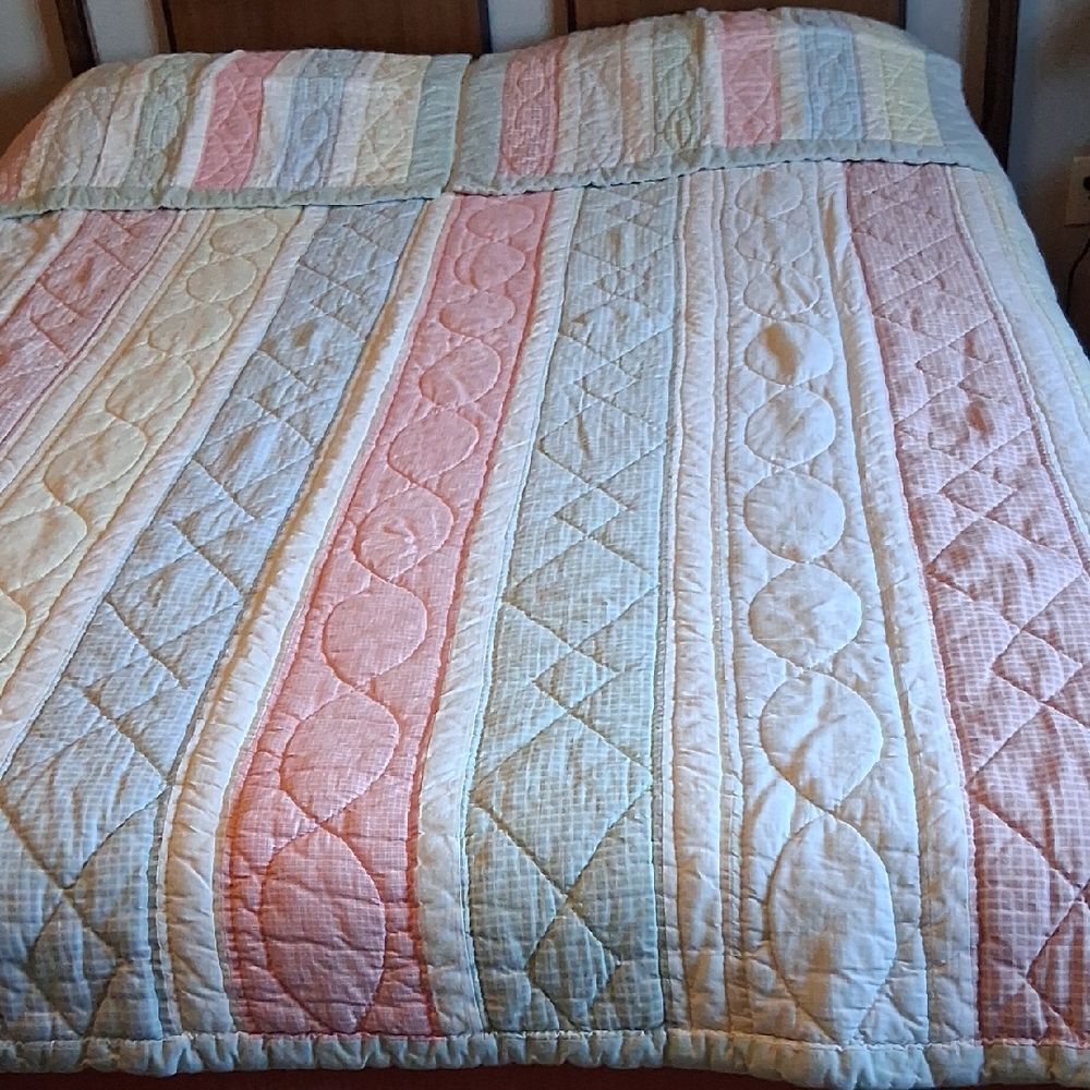 Source Unknown Pastel Striped Quilted Bedspread in Pink, Blue, Cream